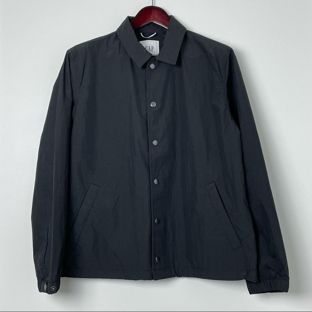 NWOT Gap Windbreaker 100% Recycled Nylon Black Size Medium NEVER Worn